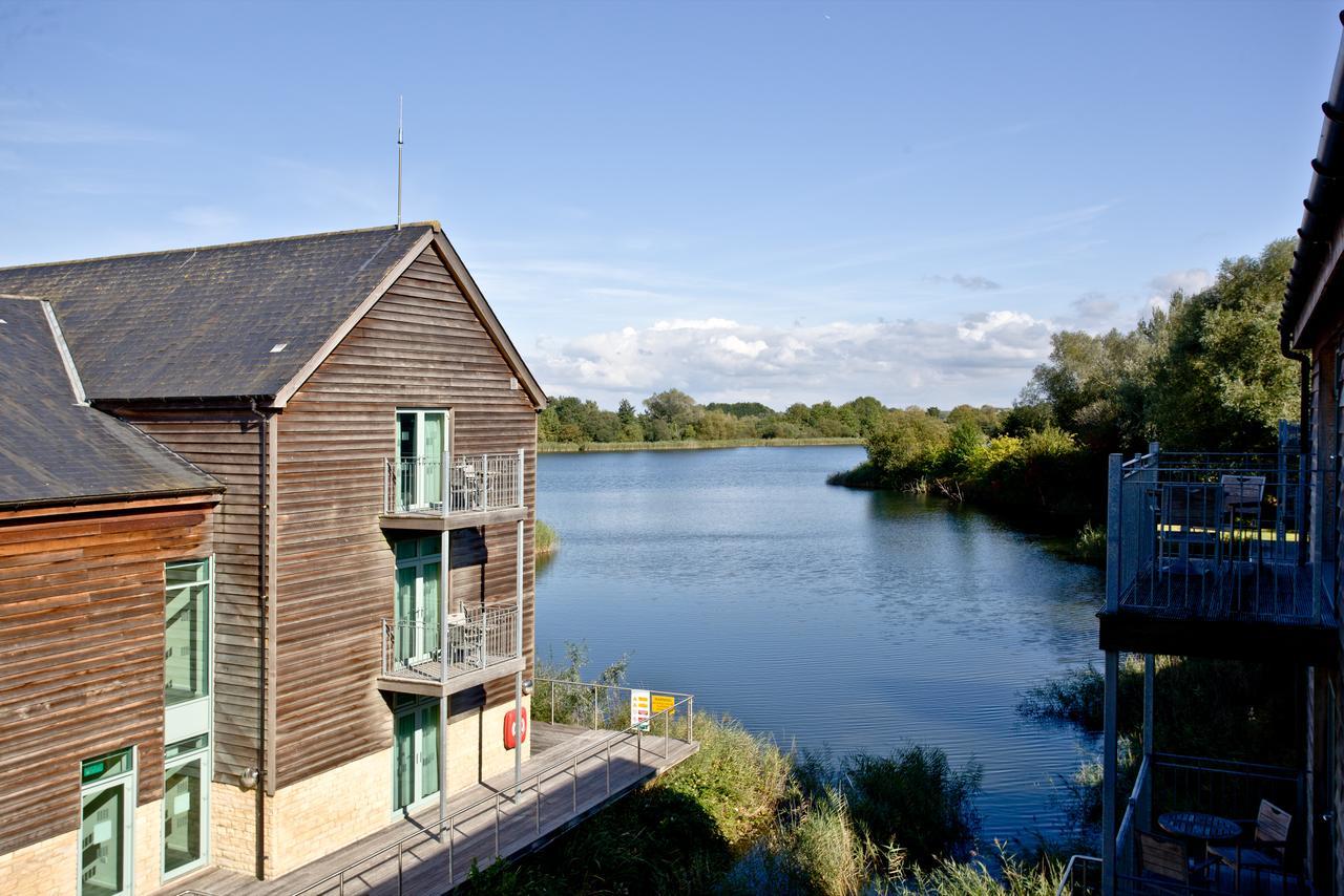 De Vere Cotswold Water Park Apartments Cirencester Exterior photo